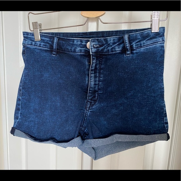 H&M Denim Shorts - Picture 1 of 3